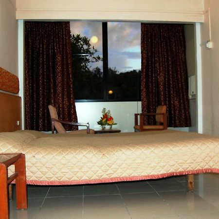 Hotel Raviraj Pune Exterior foto