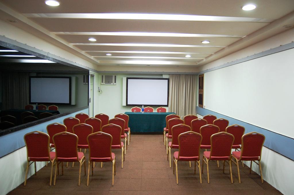 Hotel Raviraj Pune Exterior foto