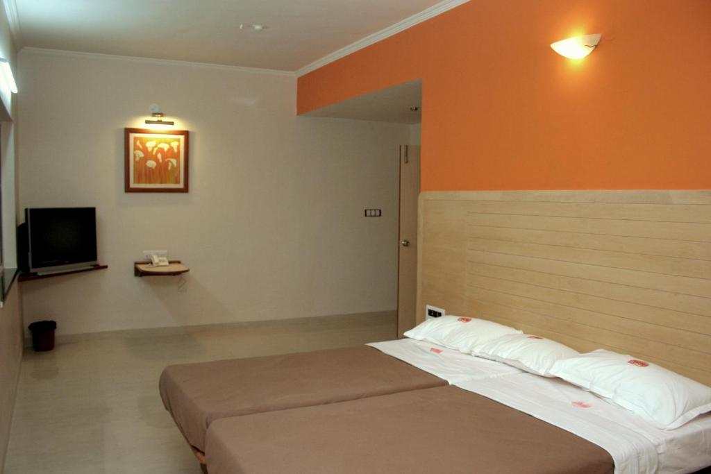 Hotel Raviraj Pune Exterior foto