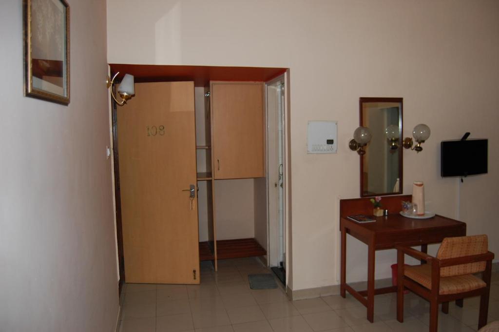 Hotel Raviraj Pune Habitación foto
