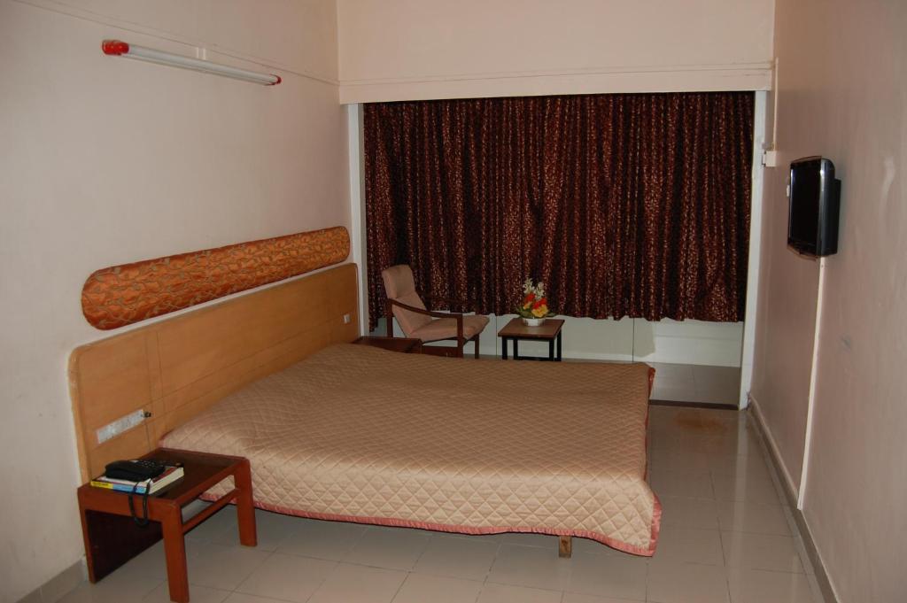 Hotel Raviraj Pune Habitación foto