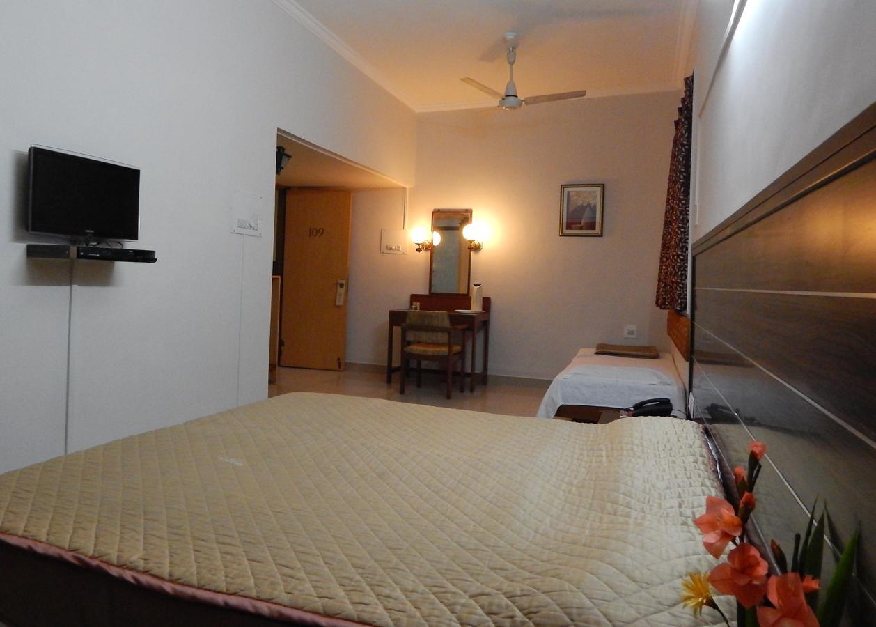 Hotel Raviraj Pune Exterior foto